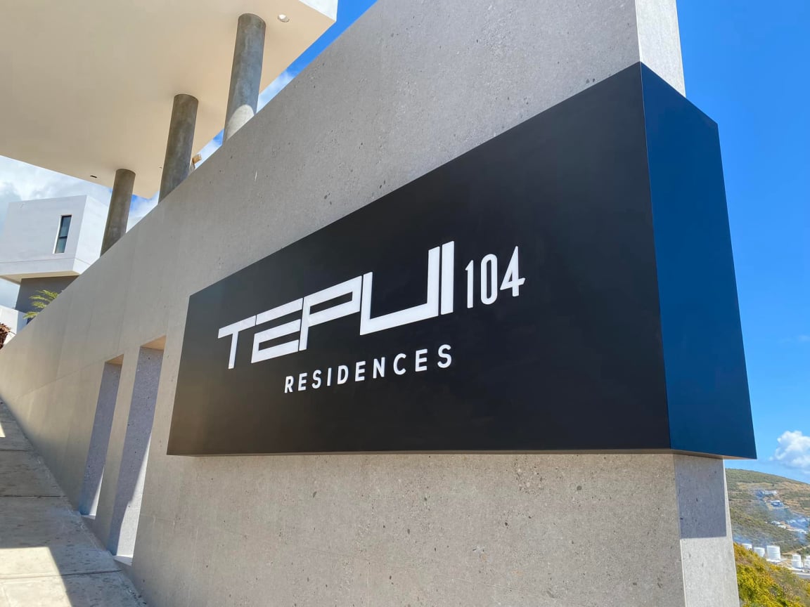 Totem sign during installation