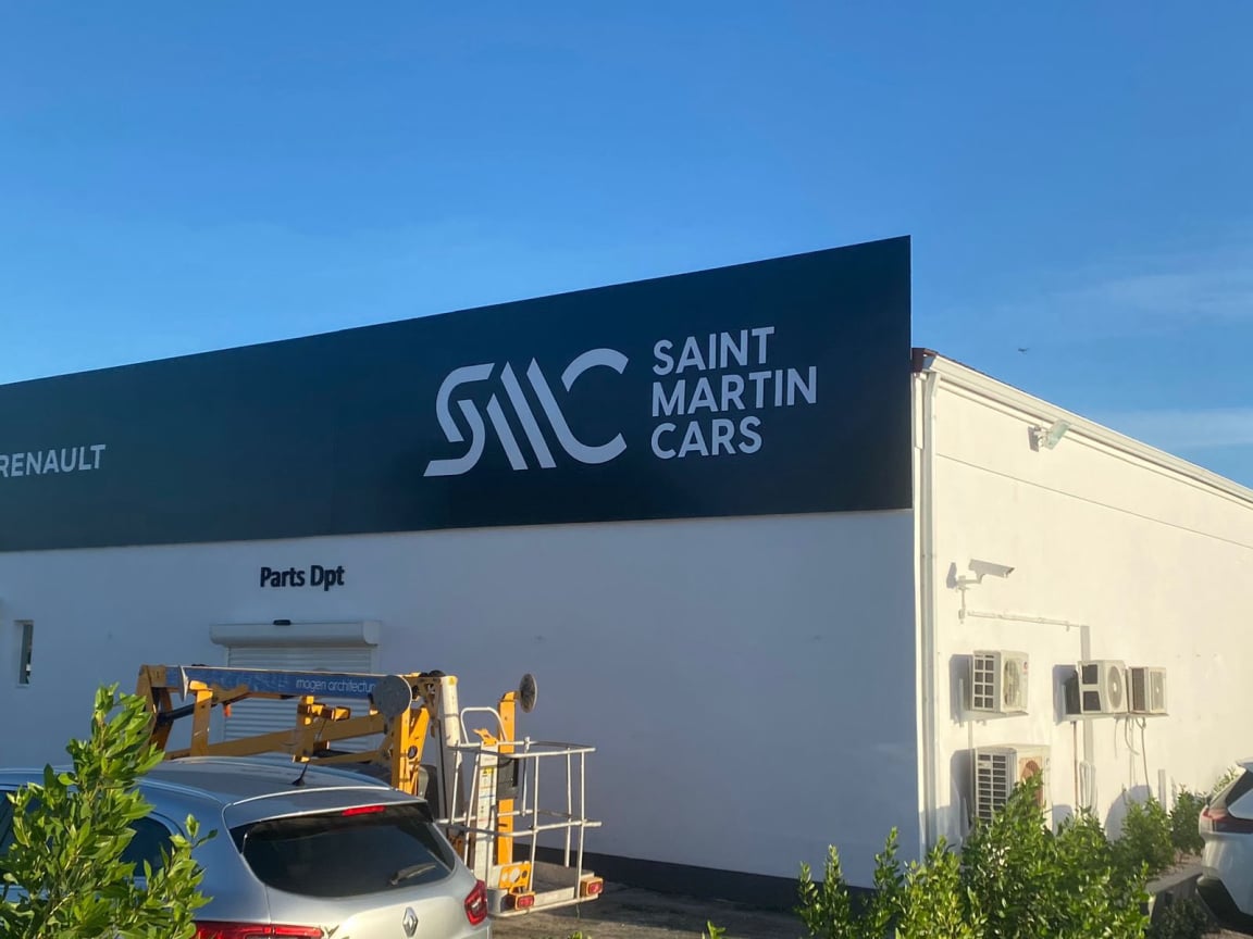 Interior wall wrap graphics